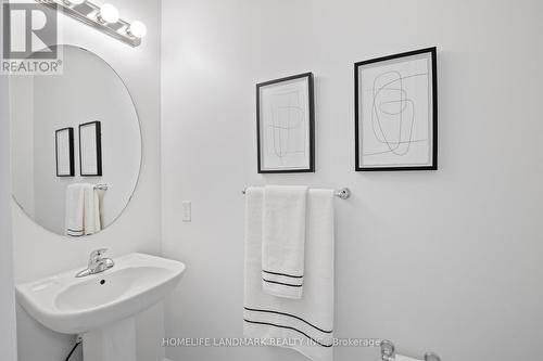 382 William Graham Drive, Aurora, ON - Indoor Photo Showing Bathroom