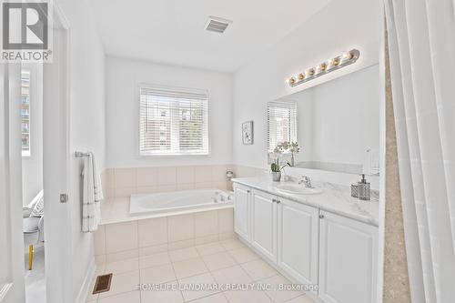 382 William Graham Drive, Aurora, ON - Indoor Photo Showing Bathroom