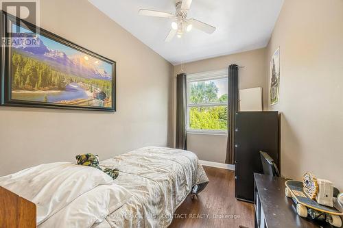 137 Vancouver Street, Barrie, ON - Indoor Photo Showing Bedroom