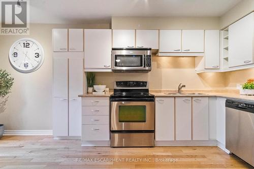 2362 Marine Drive, Oakville, ON - Indoor Photo Showing Kitchen With Double Sink