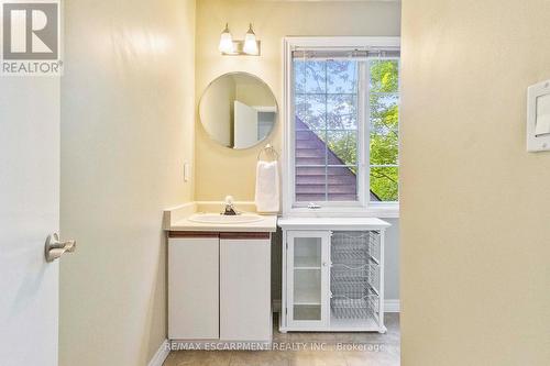 2362 Marine Drive, Oakville, ON - Indoor Photo Showing Bathroom