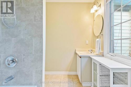 2362 Marine Drive, Oakville, ON - Indoor Photo Showing Bathroom