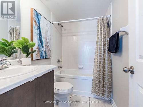 29 Finegan Circle, Brampton, ON - Indoor Photo Showing Bathroom