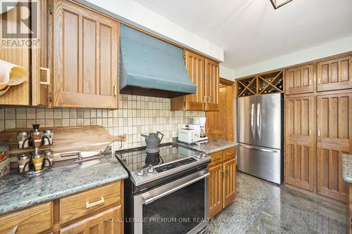 8 Beamish Court, Brampton, ON - Indoor Photo Showing Kitchen