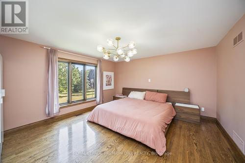 8 Beamish Court, Brampton, ON - Indoor Photo Showing Bedroom