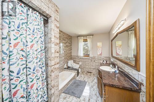 8 Beamish Court, Brampton, ON - Indoor Photo Showing Bathroom