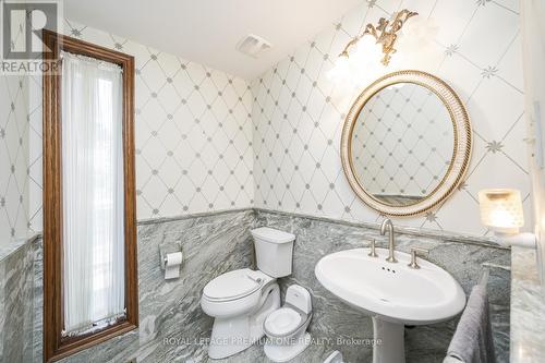 8 Beamish Court, Brampton, ON - Indoor Photo Showing Bathroom