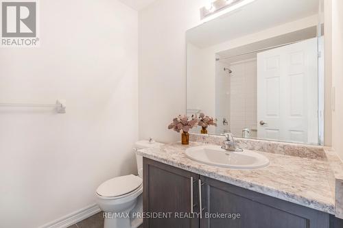 38 - 166 Deerpath Drive, Guelph, ON - Indoor Photo Showing Bathroom