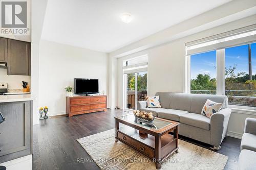 38 - 166 Deerpath Drive, Guelph, ON - Indoor Photo Showing Living Room