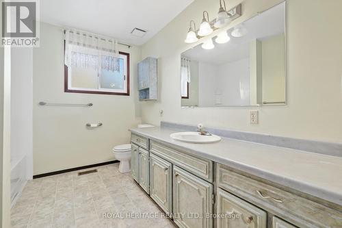 2489 County 40 Road, Quinte West, ON - Indoor Photo Showing Bathroom