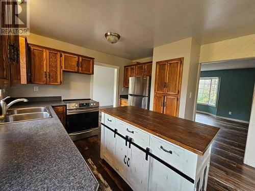 3431 Spruce Road, Chetwynd, BC - Indoor Photo Showing Kitchen With Double Sink