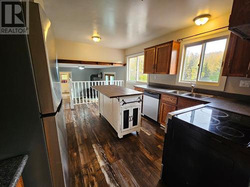 3431 Spruce Road, Chetwynd, BC - Indoor Photo Showing Kitchen With Double Sink