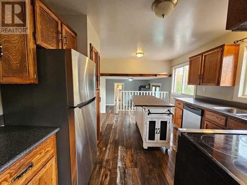 3431 Spruce Road, Chetwynd, BC - Indoor Photo Showing Kitchen