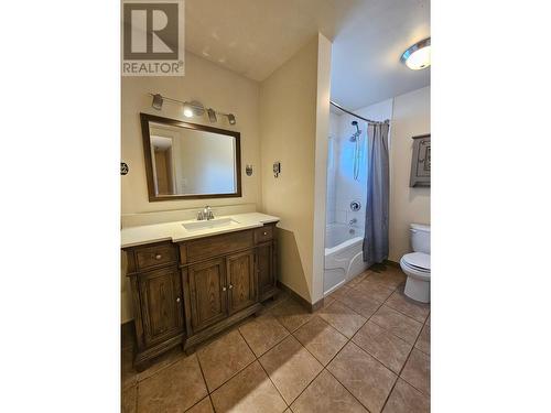 3431 Spruce Road, Chetwynd, BC - Indoor Photo Showing Bathroom