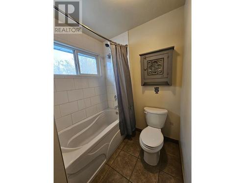 3431 Spruce Road, Chetwynd, BC - Indoor Photo Showing Bathroom