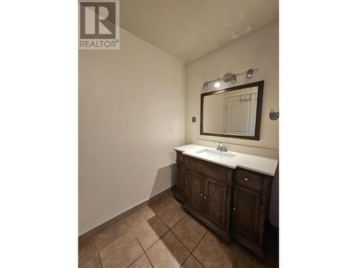 3431 Spruce Road, Chetwynd, BC - Indoor Photo Showing Bathroom