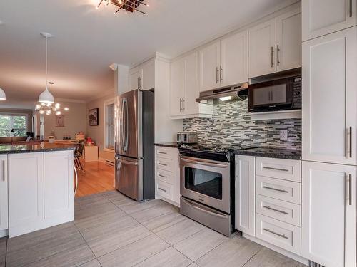 Kitchen - 3976 Rue Claude, Montréal (Verdun/Île-Des-Soeurs), QC - Indoor Photo Showing Kitchen With Upgraded Kitchen