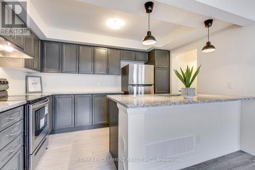 144 Christopher Road, Oakville, ON - Indoor Photo Showing Kitchen With Upgraded Kitchen