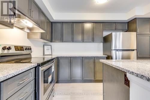 144 Christopher Road, Oakville, ON - Indoor Photo Showing Kitchen With Upgraded Kitchen