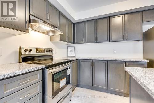 144 Christopher Road, Oakville, ON - Indoor Photo Showing Kitchen