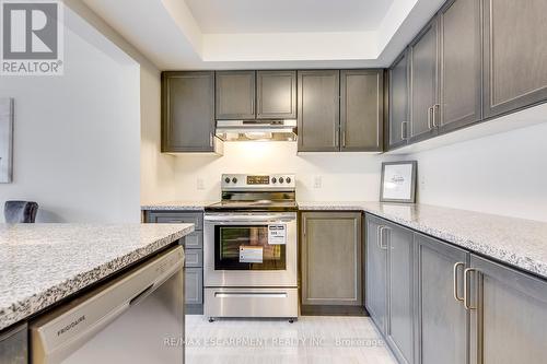 144 Christopher Road, Oakville, ON - Indoor Photo Showing Kitchen