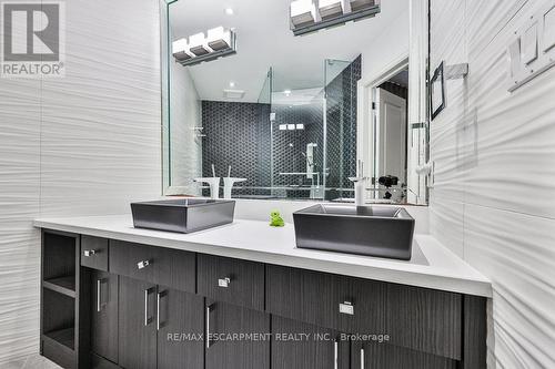 150 Indian Valley Trail W, Mississauga, ON - Indoor Photo Showing Bathroom