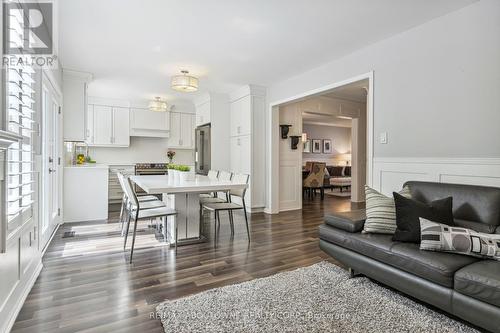 2278 Grand Oak Trail, Oakville, ON - Indoor Photo Showing Living Room