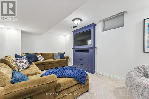 2278 Grand Oak Trail, Oakville, ON - Indoor Photo Showing Living Room