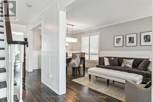 2278 Grand Oak Trail, Oakville, ON - Indoor Photo Showing Living Room