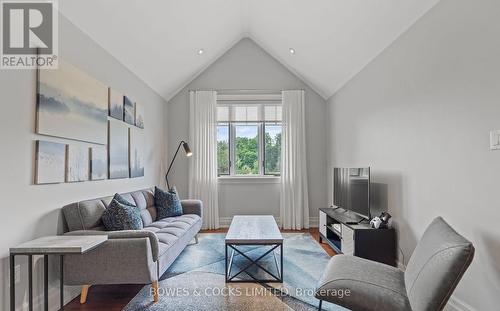 1078 Echo Hills Road, Lake Of Bays, ON - Indoor Photo Showing Living Room