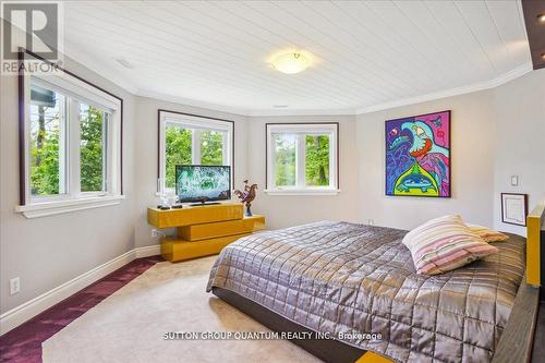 167 Santas Village Road, Bracebridge, ON - Indoor Photo Showing Bedroom