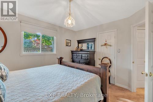 95 First Road W, Hamilton, ON - Indoor Photo Showing Bedroom