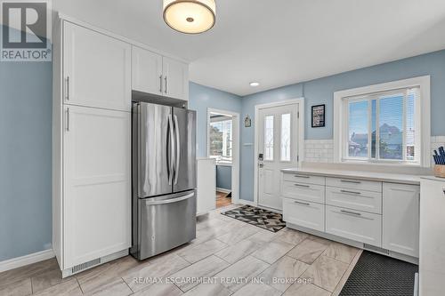 53 Paling Court, Hamilton, ON - Indoor Photo Showing Kitchen