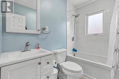 53 Paling Court, Hamilton, ON - Indoor Photo Showing Bathroom