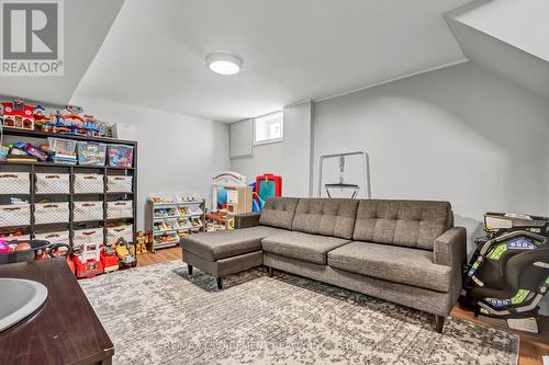 53 Paling Court, Hamilton, ON - Indoor Photo Showing Living Room