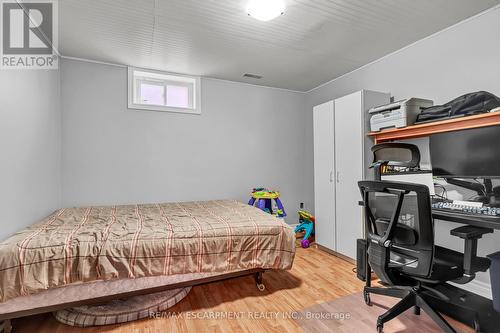 53 Paling Court, Hamilton, ON - Indoor Photo Showing Bedroom