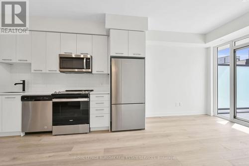 201 - 385 Winston Road, Grimsby, ON - Indoor Photo Showing Kitchen