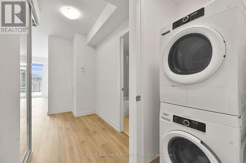 201 - 385 Winston Road, Grimsby, ON - Indoor Photo Showing Laundry Room