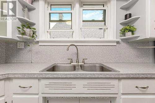 320 Mill Street, Kitchener, ON - Indoor Photo Showing Kitchen With Double Sink