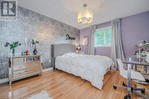 260 Chesley Street, Hamilton, ON - Indoor Photo Showing Bedroom