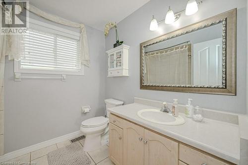 260 Chesley Street, Hamilton, ON - Indoor Photo Showing Bathroom