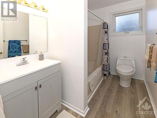 23 Pittaway Avenue, Ottawa, ON - Indoor Photo Showing Bathroom