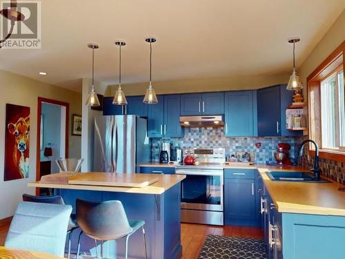 6268 Shelter Point Road, Texada Island, BC - Indoor Photo Showing Kitchen