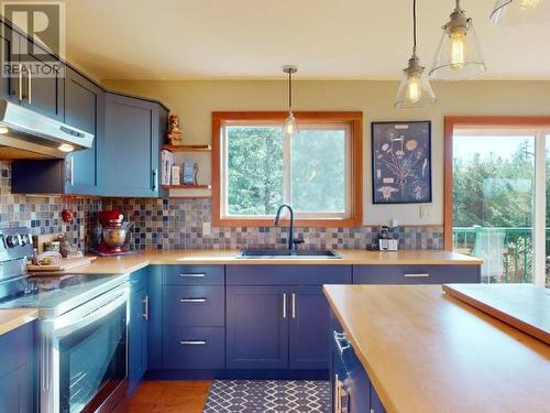 6268 Shelter Point Road, Texada Island, BC - Indoor Photo Showing Kitchen