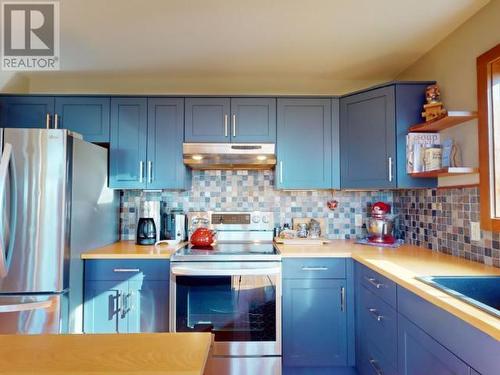 6268 Shelter Point Road, Texada Island, BC - Indoor Photo Showing Kitchen