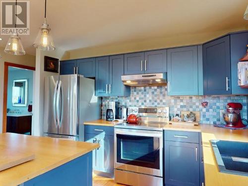 6268 Shelter Point Road, Texada Island, BC - Indoor Photo Showing Kitchen