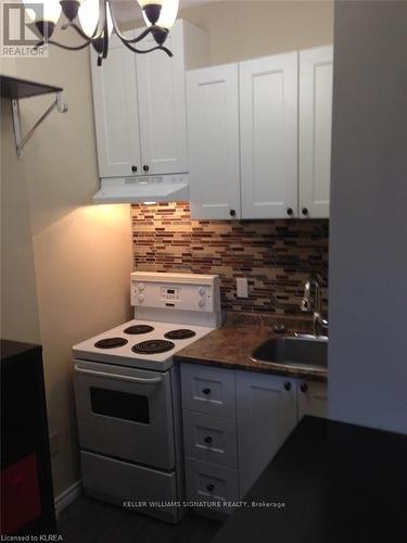 9 Simcoe Street, Kawartha Lakes, ON - Indoor Photo Showing Kitchen