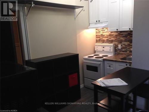 9 Simcoe Street, Kawartha Lakes, ON - Indoor Photo Showing Kitchen