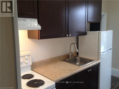 9 Simcoe Street, Kawartha Lakes, ON - Indoor Photo Showing Kitchen