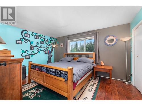 773 Heather Road, Lumby, BC - Indoor Photo Showing Bedroom